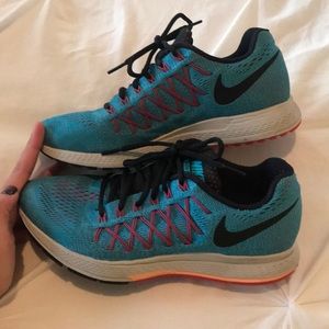 Women’s Nike zoom Pegasus 32 size 8.5